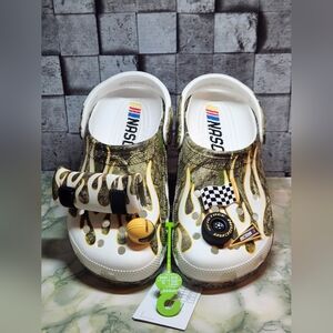 CROCS Nascar Realtree Classic Clog Men's Size 6  Women's Size 8 Limited Edition